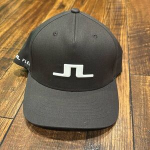 J.Lindeberg Heather Flexfit Cap/ lava smoke
